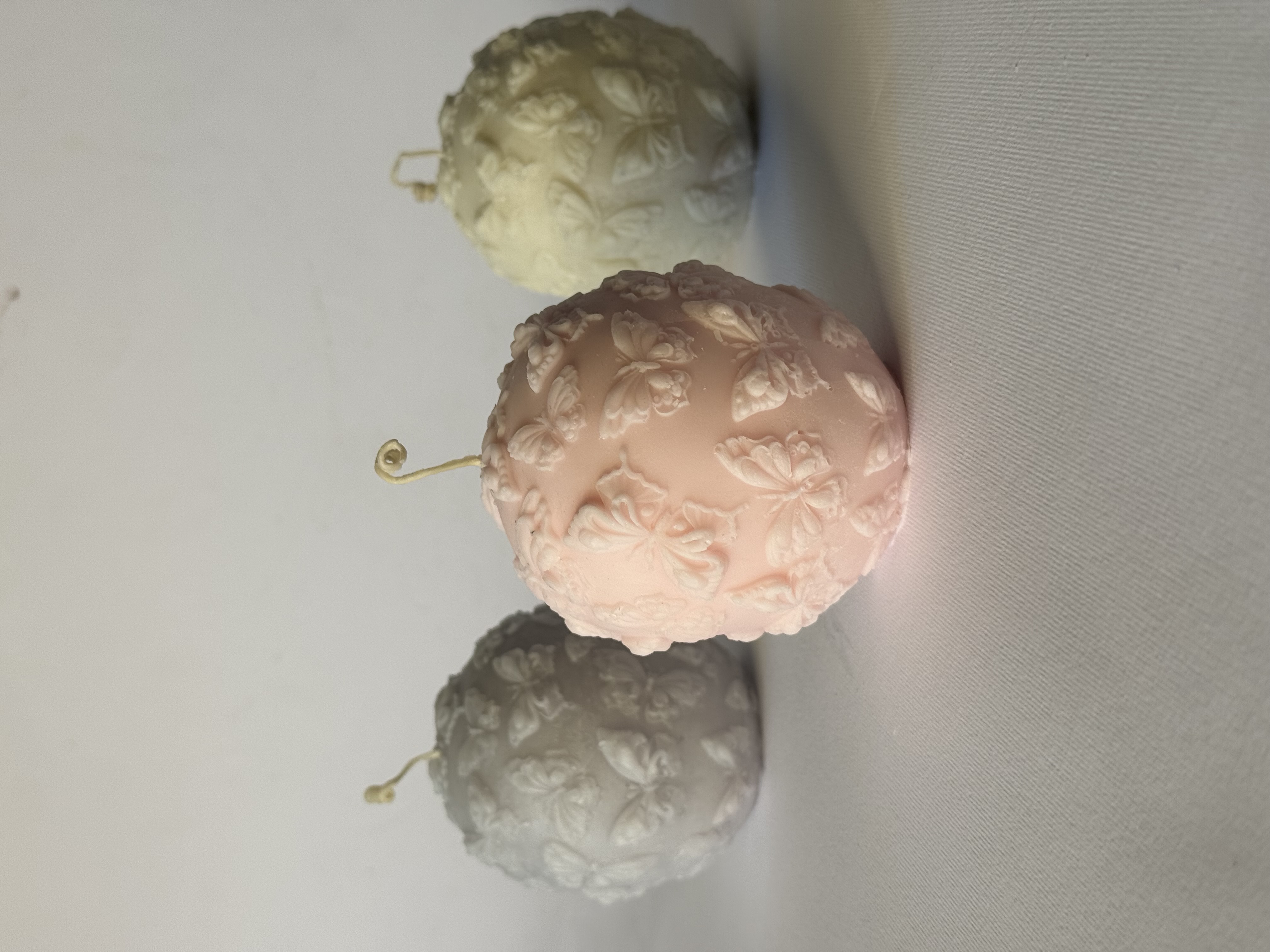 شمع دستساز گوی طرح پروانه ای